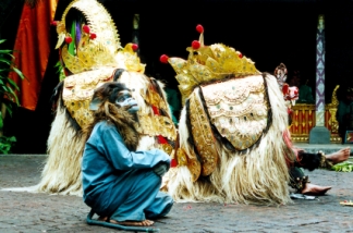 Barong and Rangda dance Barong and Rangda dance