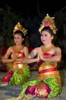 Pendet dance